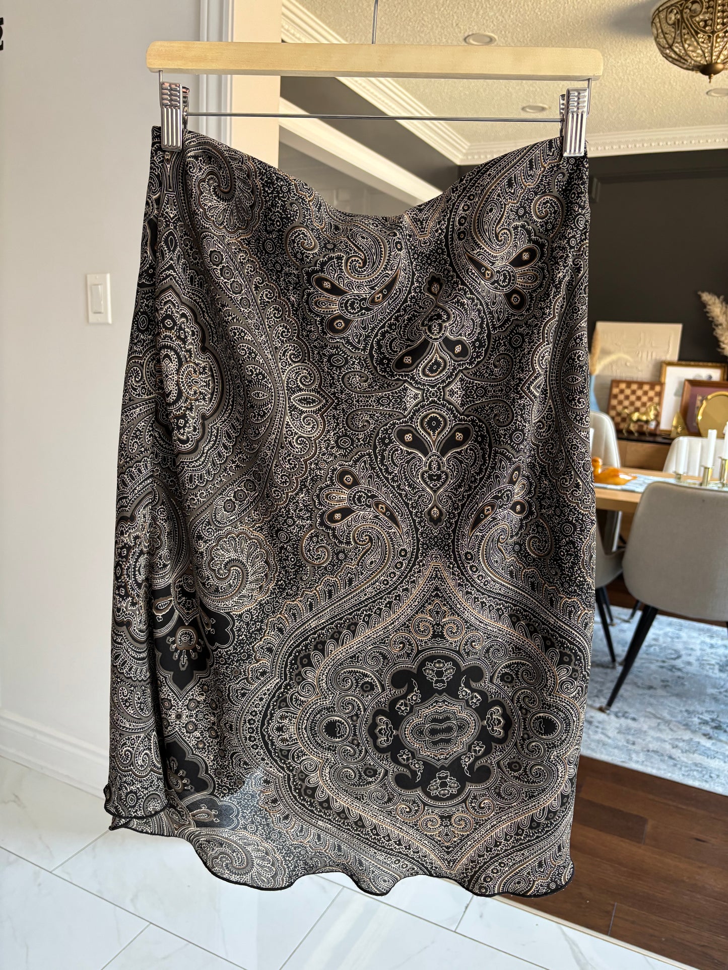 Black Paisley Ruffle Detail Knee Length Skirt Size M