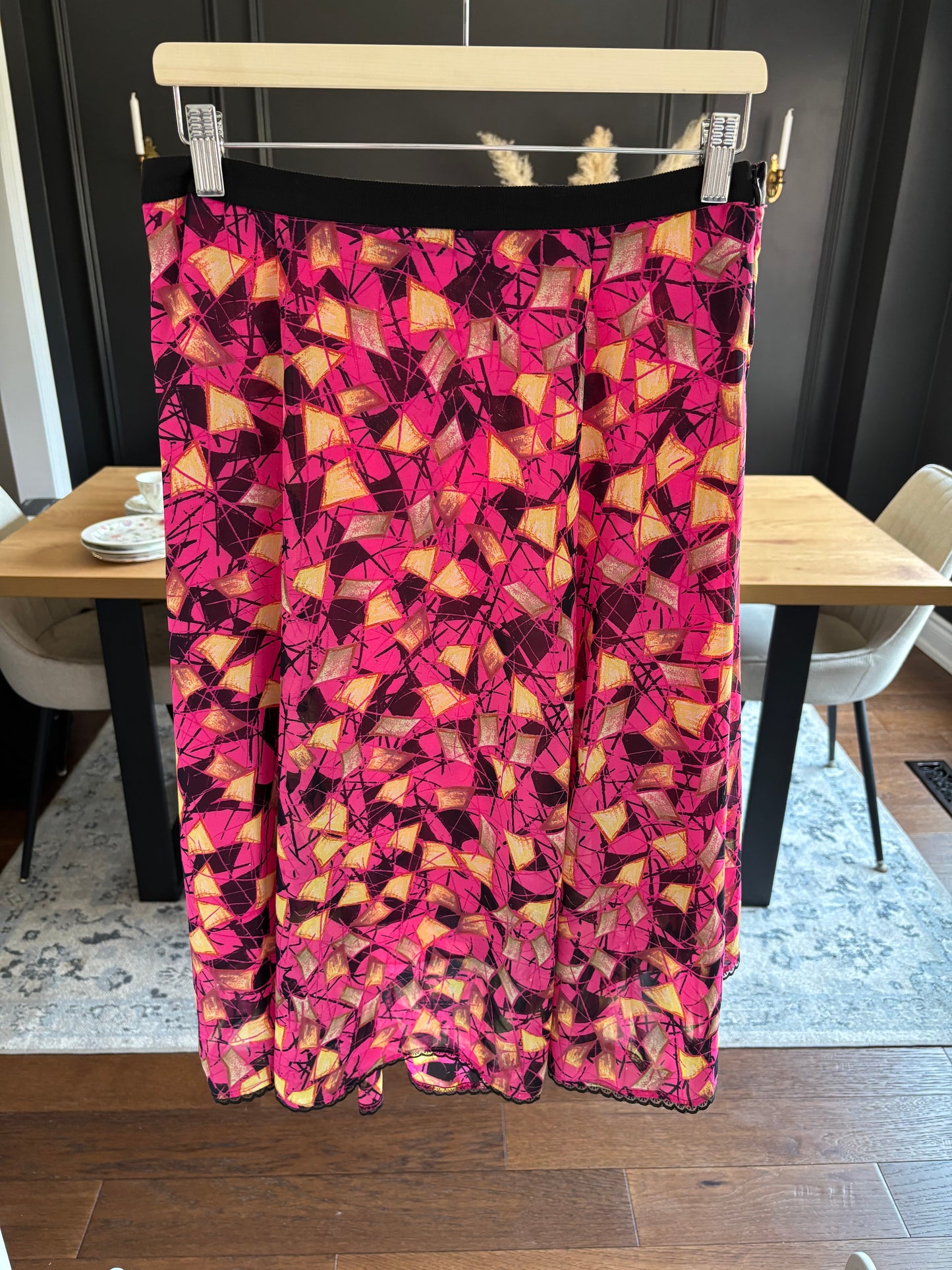Rouched & Ruffled Patterned Skirt Size M