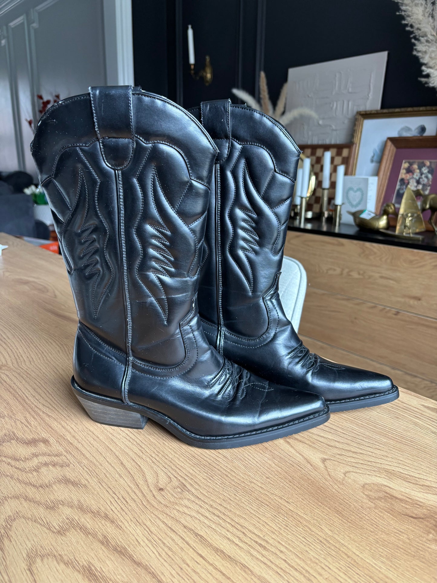 Black Cowboy Boots Size 7