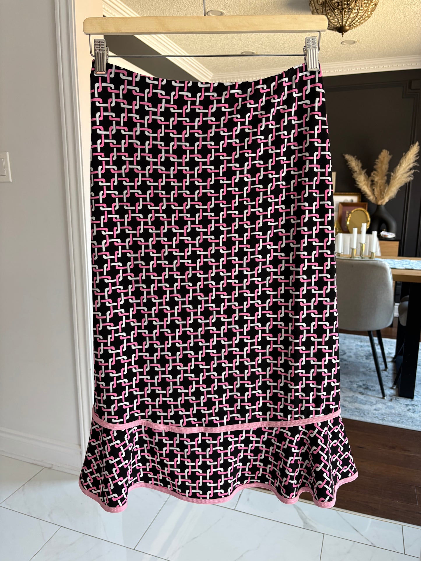 Black & Pink Ruffle Hem Knee Length Skirt Size M