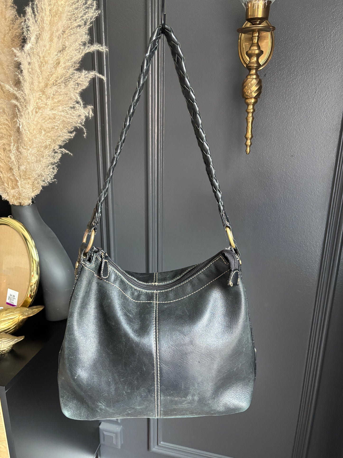 Sereta Black Leather Shoulder Bag