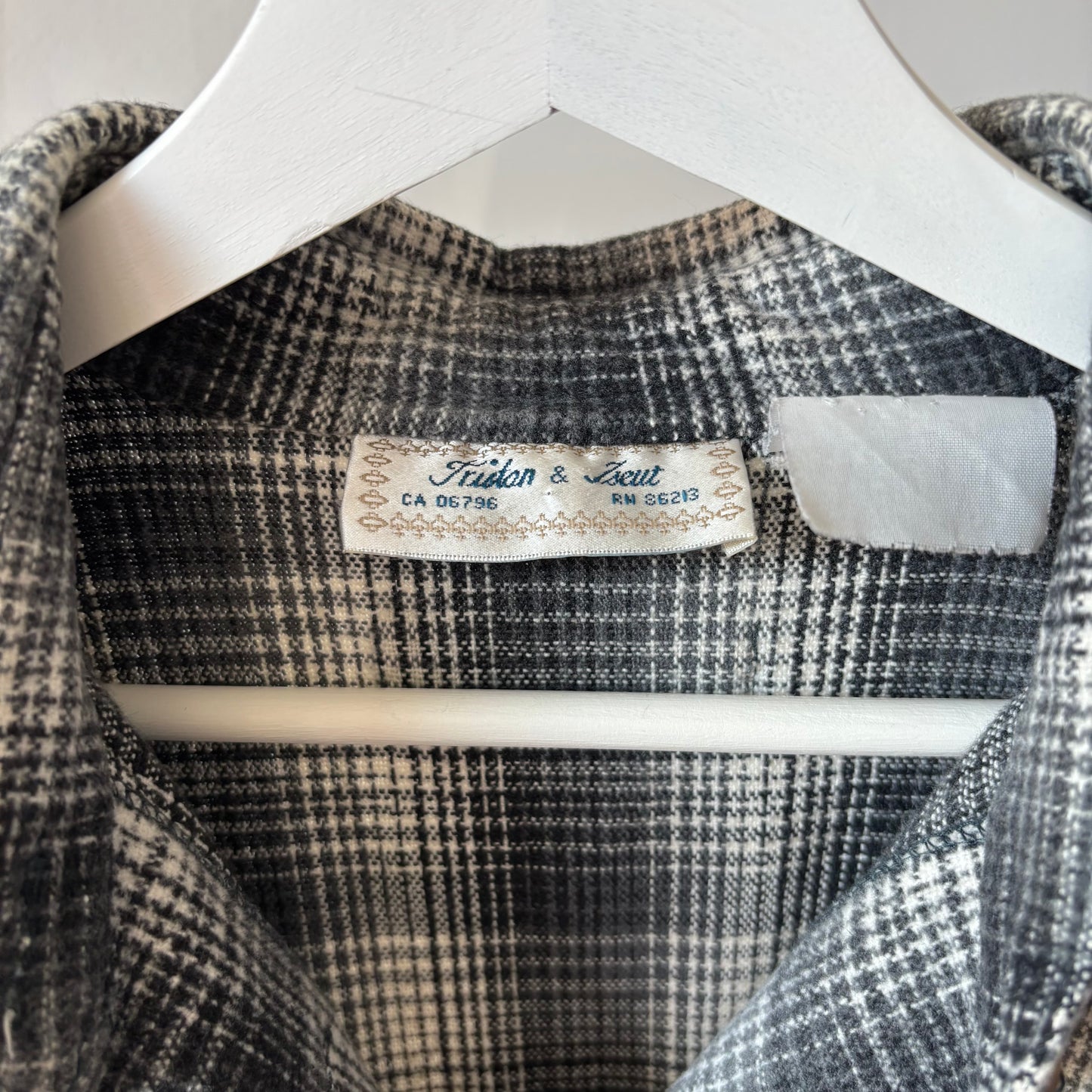 Vintage Tristan & Iseut Plaid Button Down