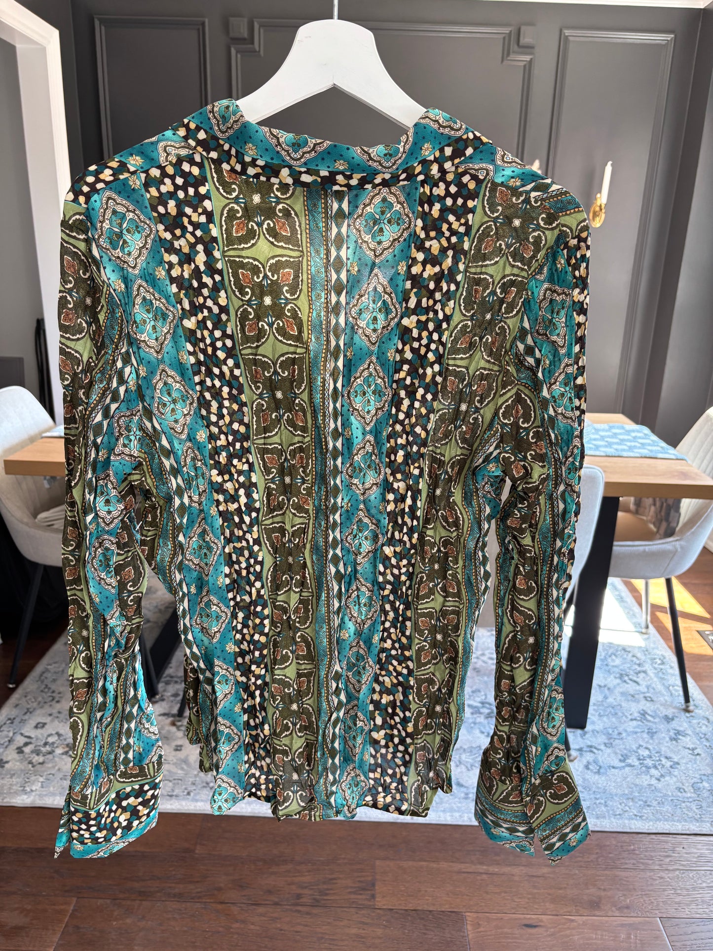 Long Sleeve Ruffled Blouse Size L