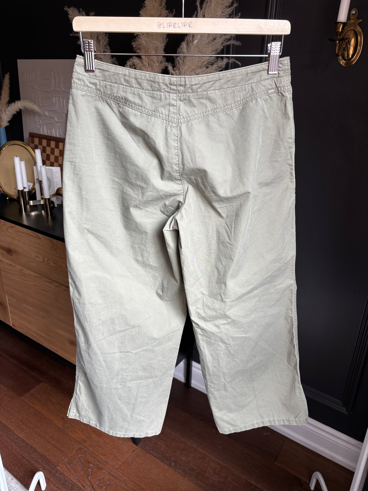 Khaki Green Cropped Low Rise Pants Size 7/8