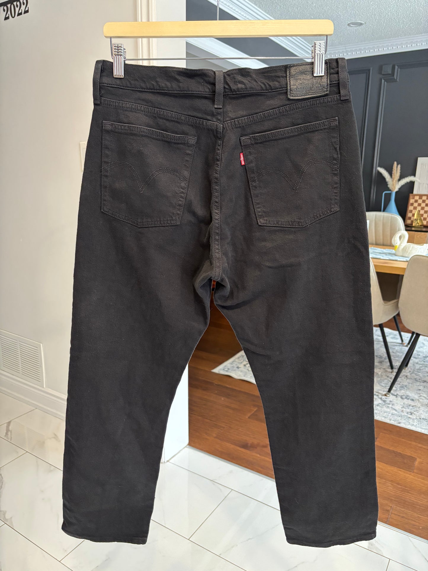 Black Wedgie Straight Levi's Size 30