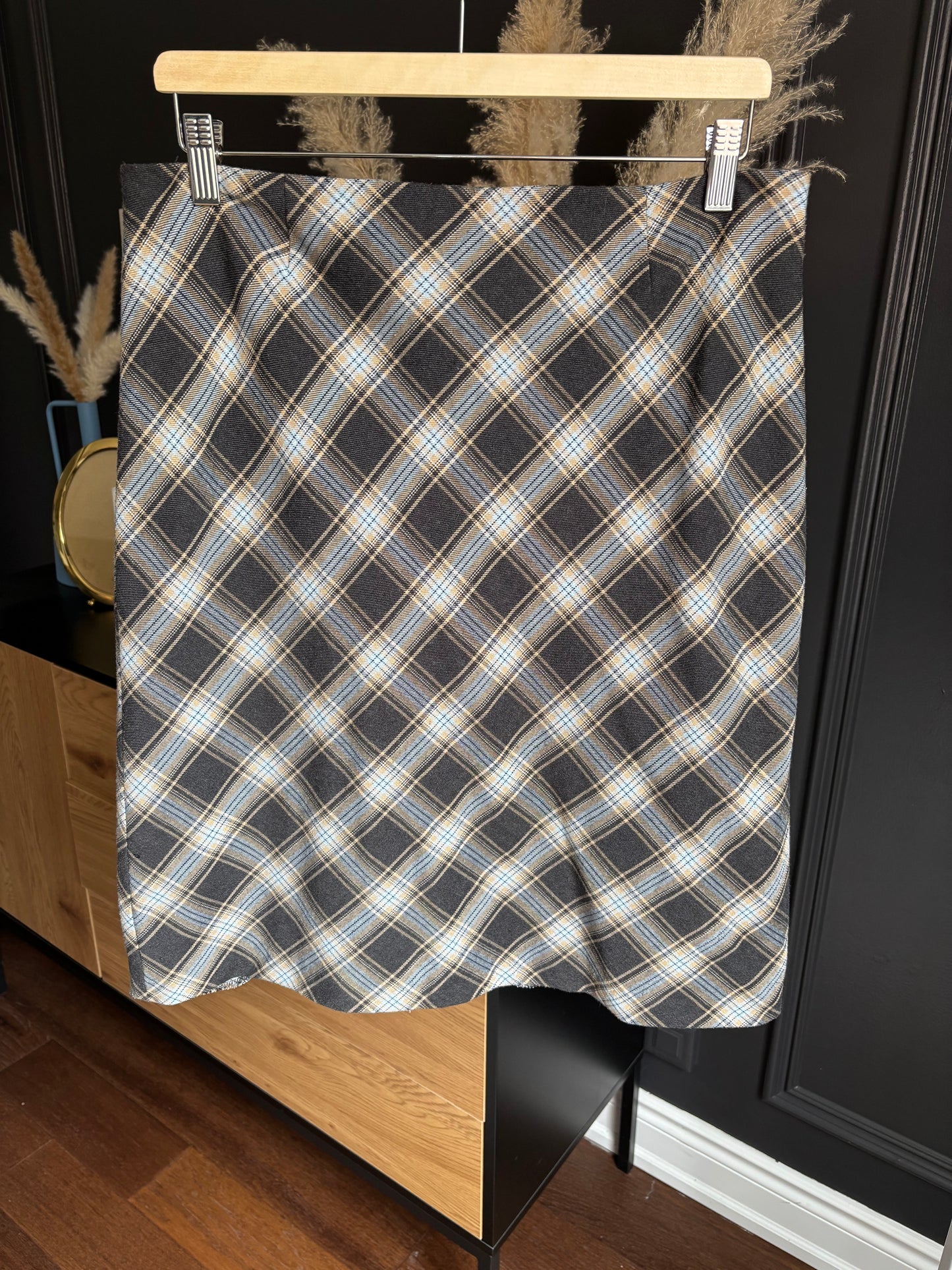 Plaid Knee Length Skirt Size 11