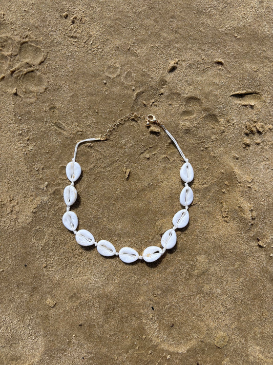 White Short Shell Necklace
