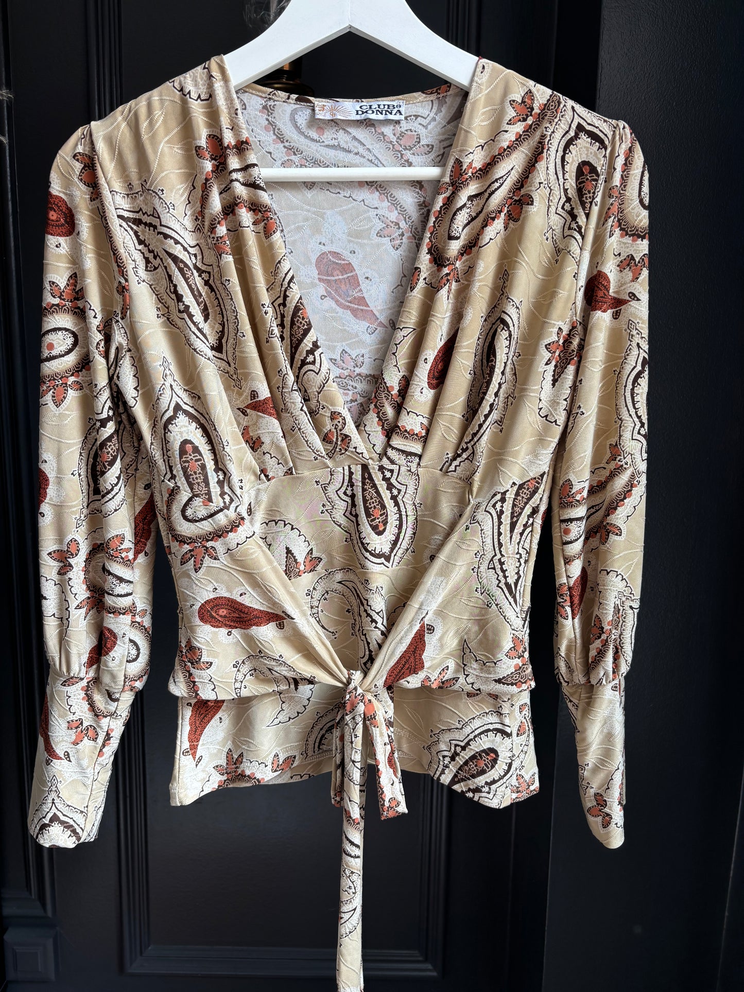 Club Donna Long Sleeve V-Neck Top Size L*