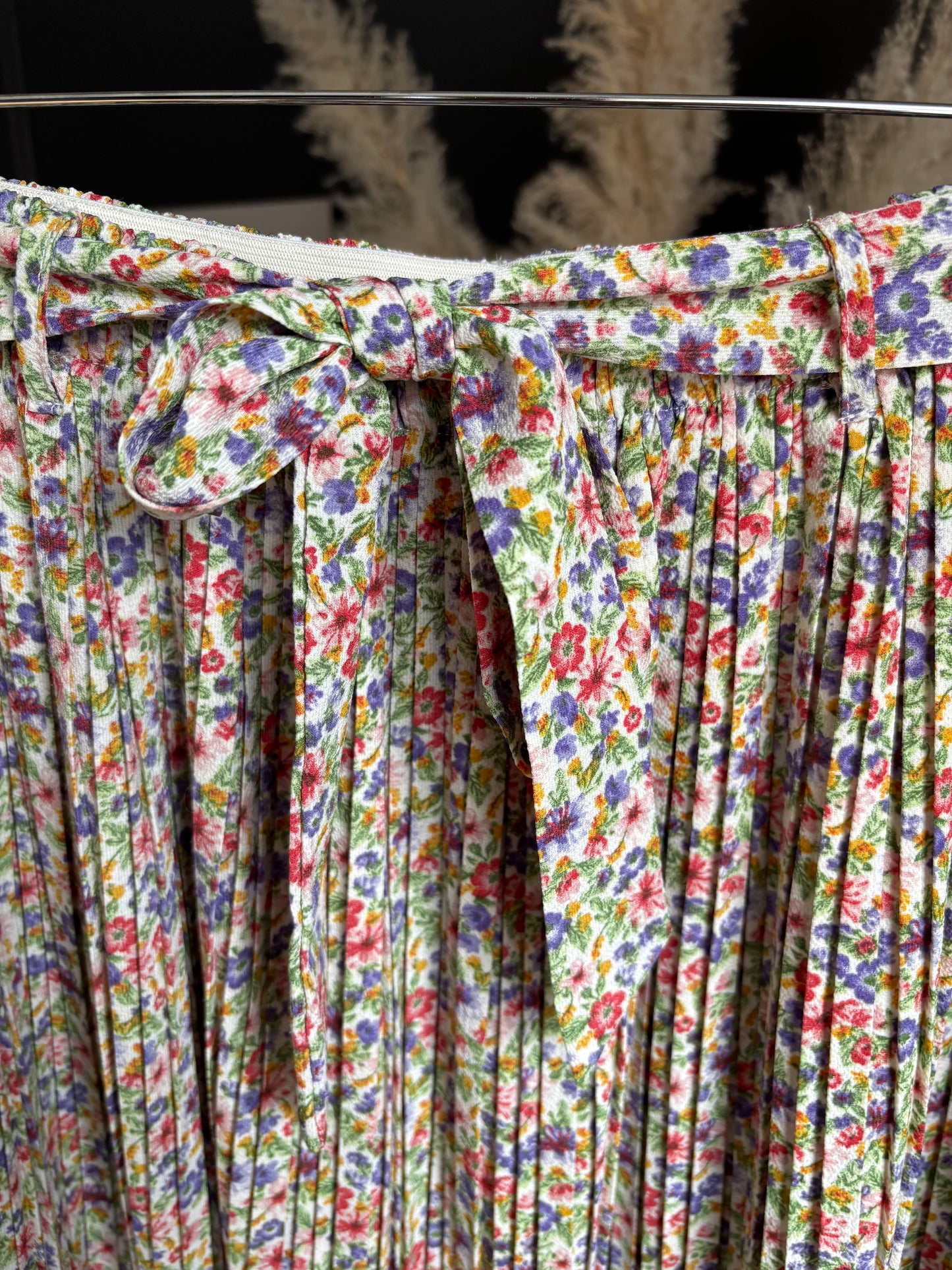 Pleated Floral Elastic Skirt Size M