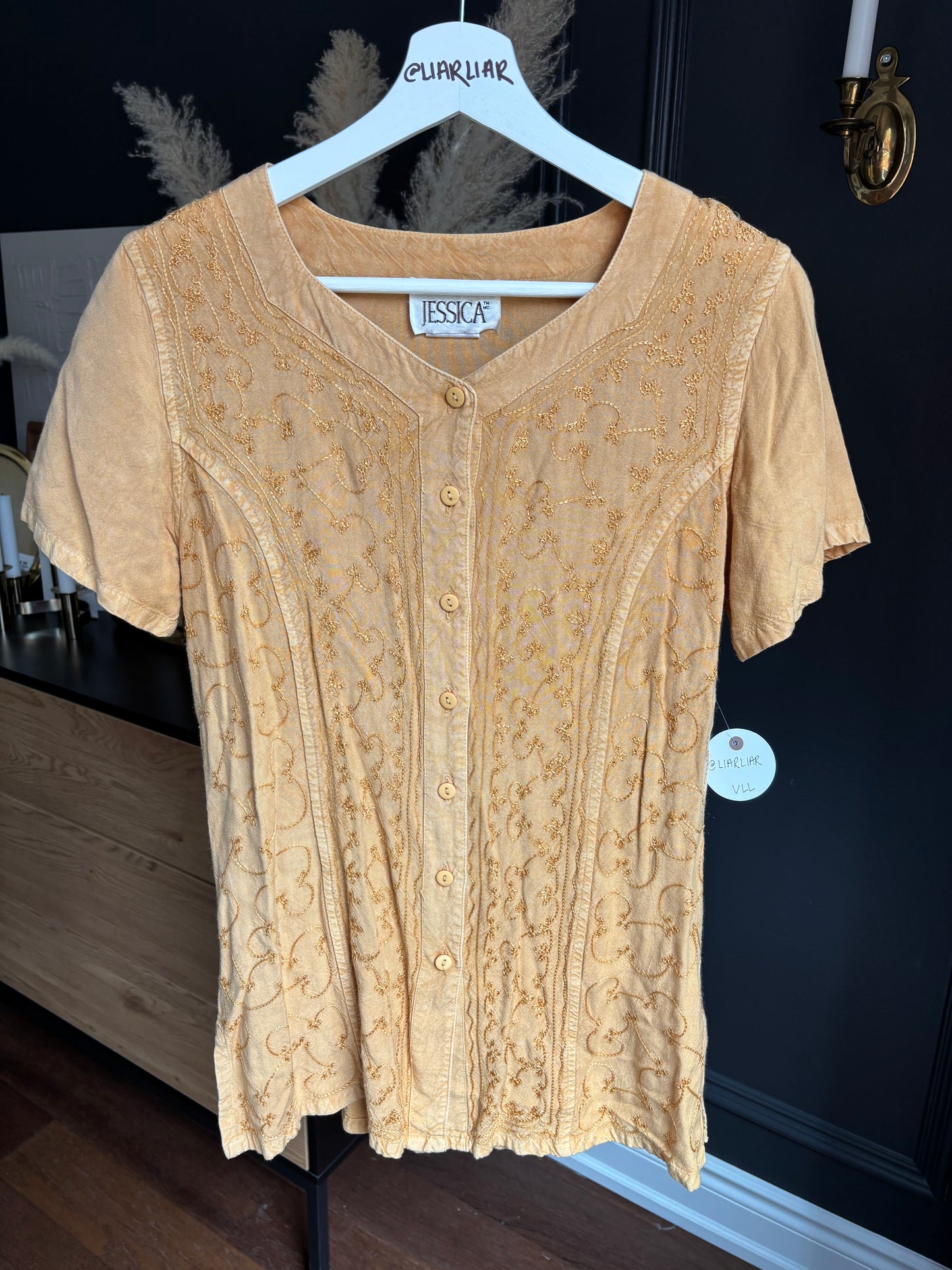 90's Embroidered Button Down Top Size S