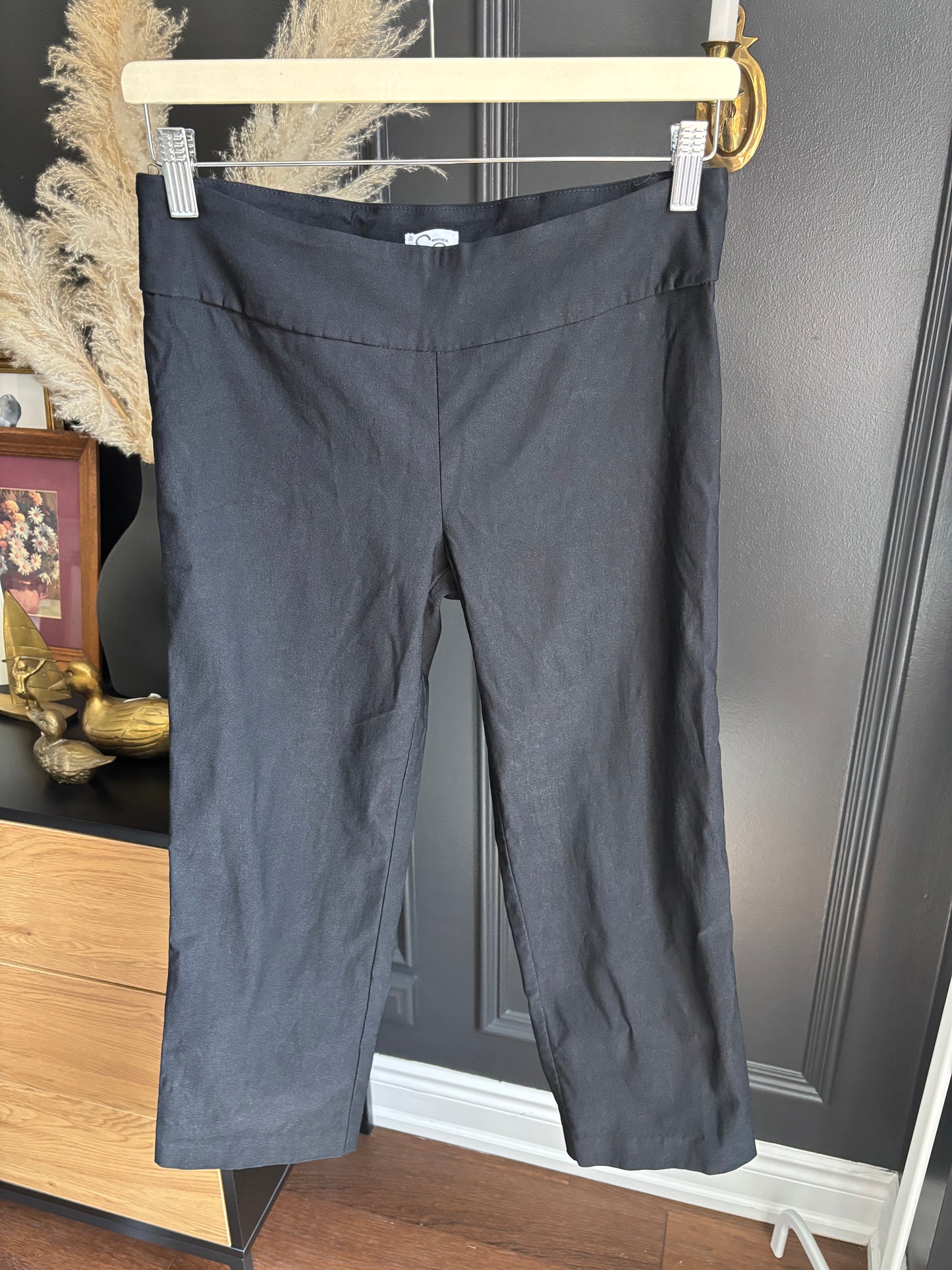 Perfect Black Capris Size 8