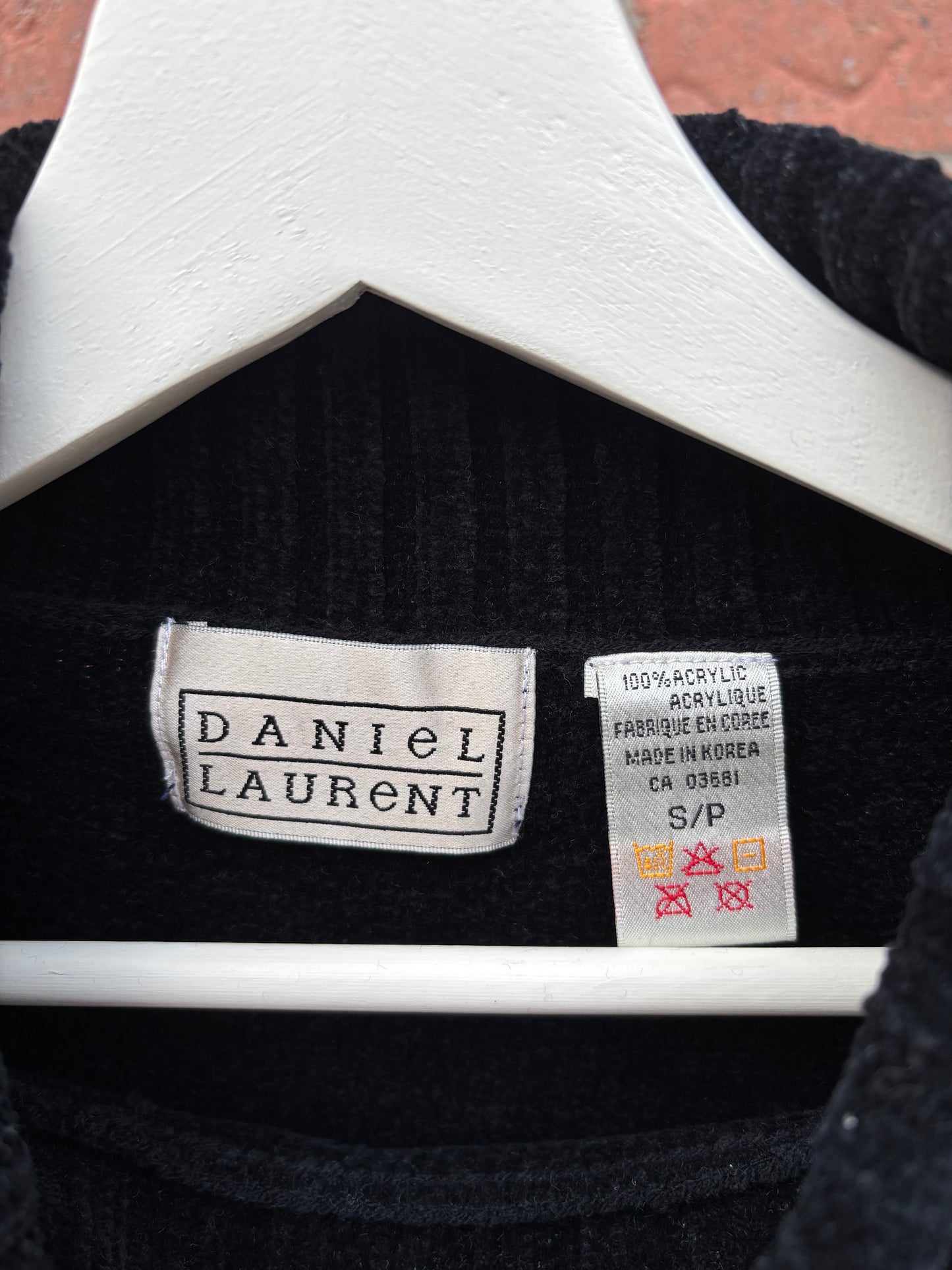 Vintage Black & White Snowflake Sweater Size S