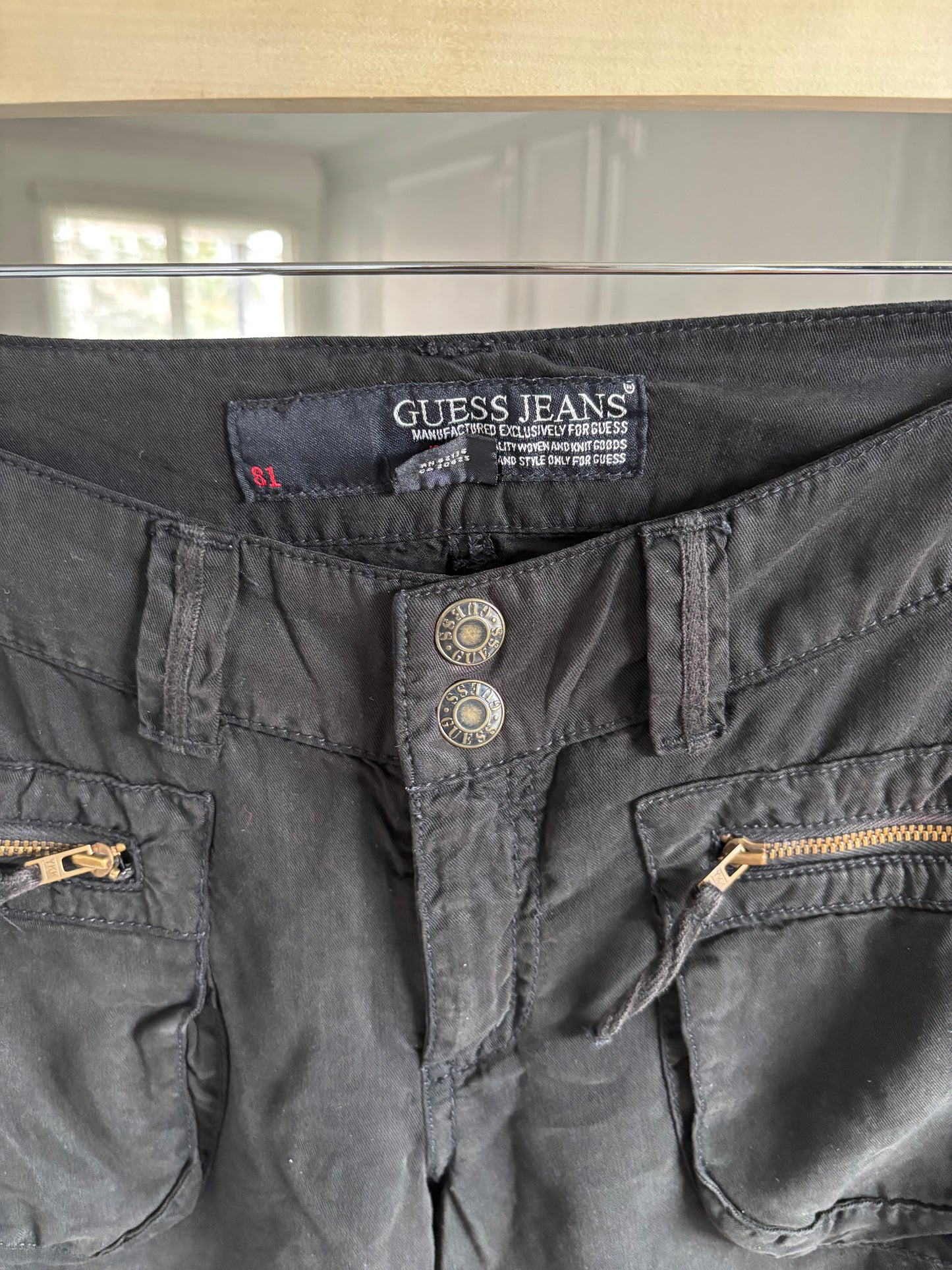 Low Rise Guess Cargo Capris Size 31