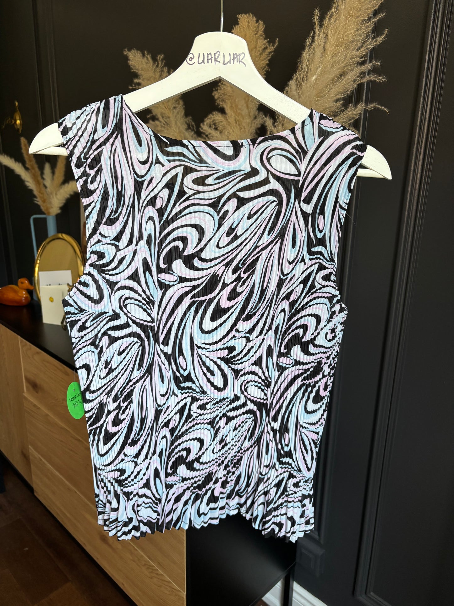 Vintage Swirl Tank Size M