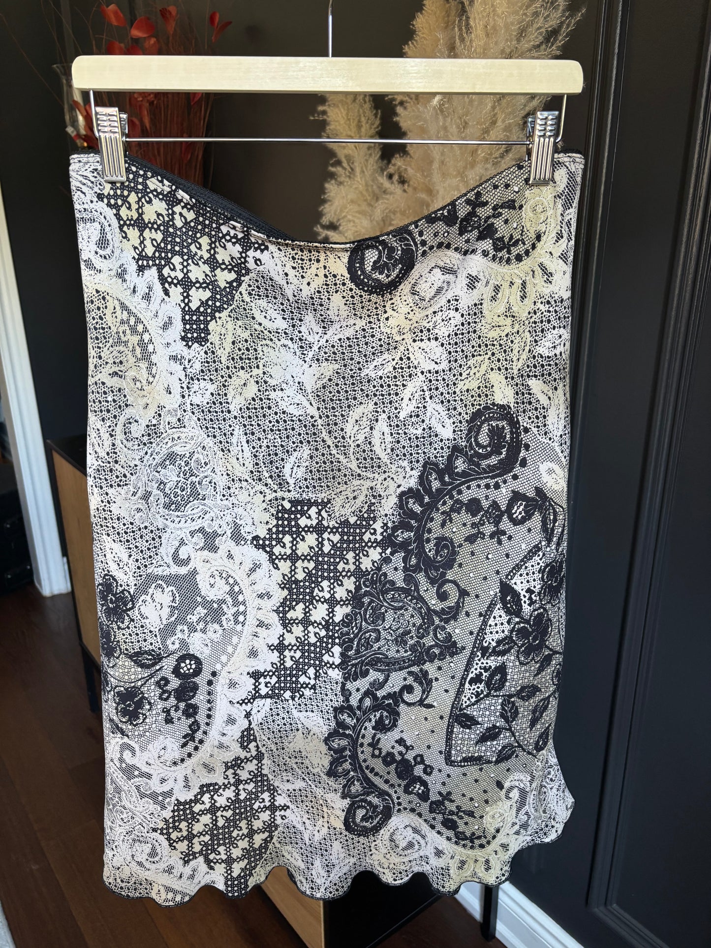 90's Vamp Knee Length Skirt Size M