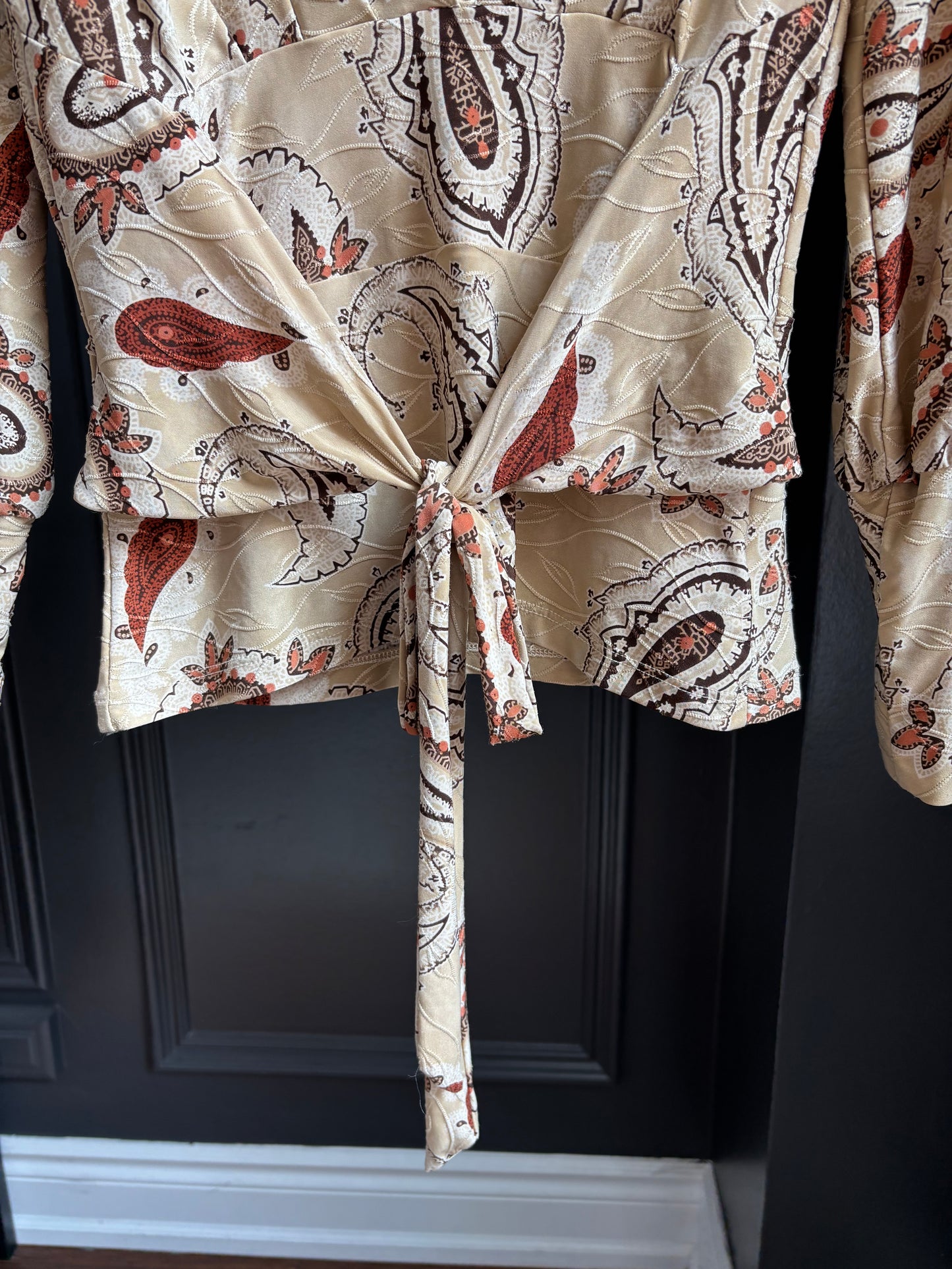 Club Donna Long Sleeve V-Neck Top Size L*