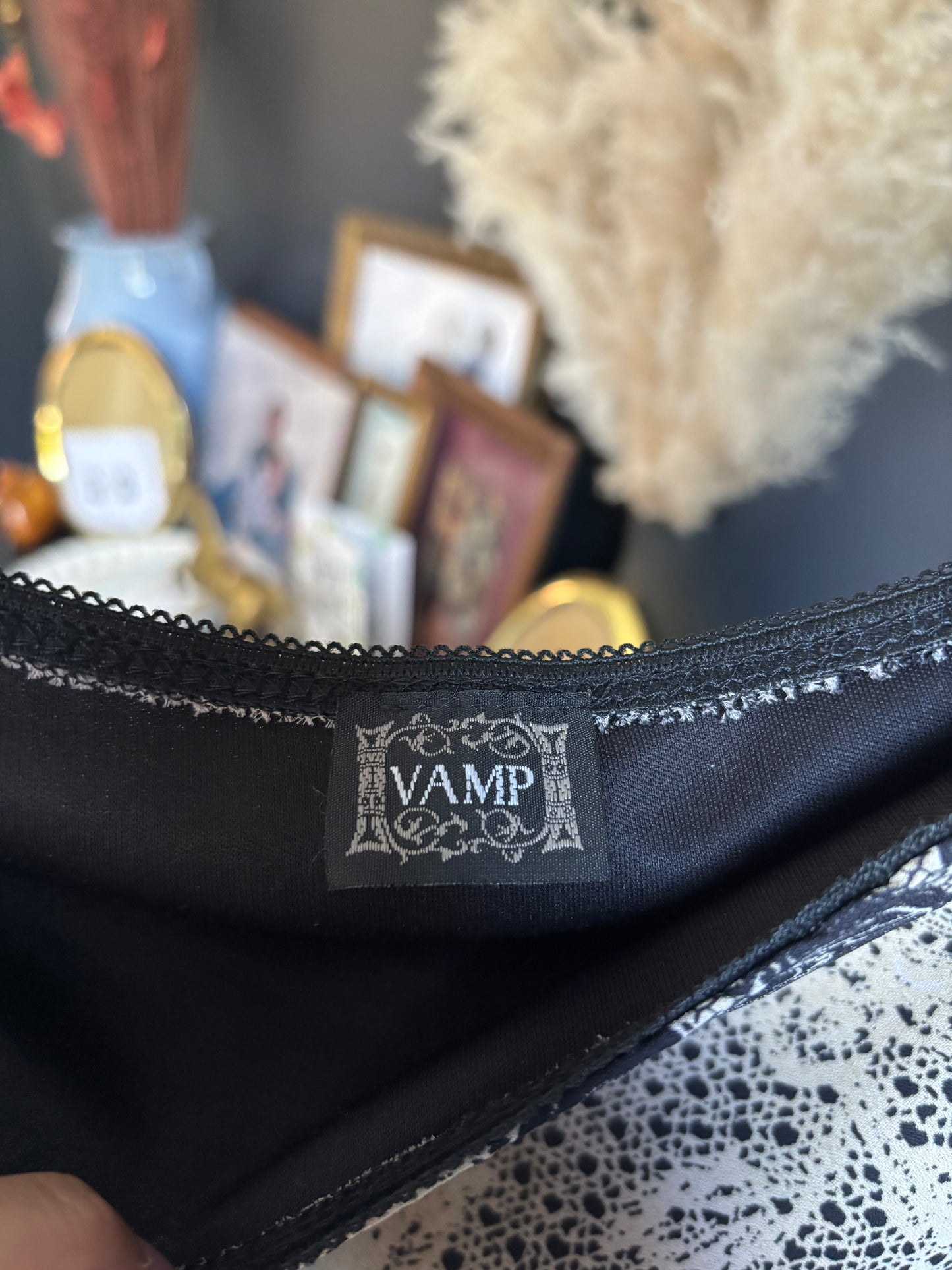 90's Vamp Knee Length Skirt Size M
