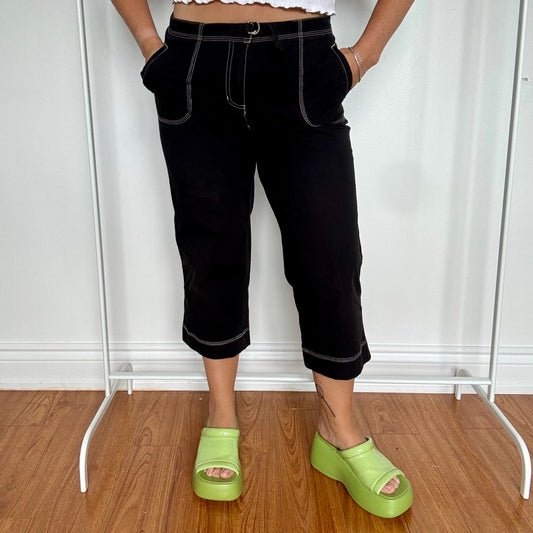 00s Midrise Black & White Stitch Capris Size 7