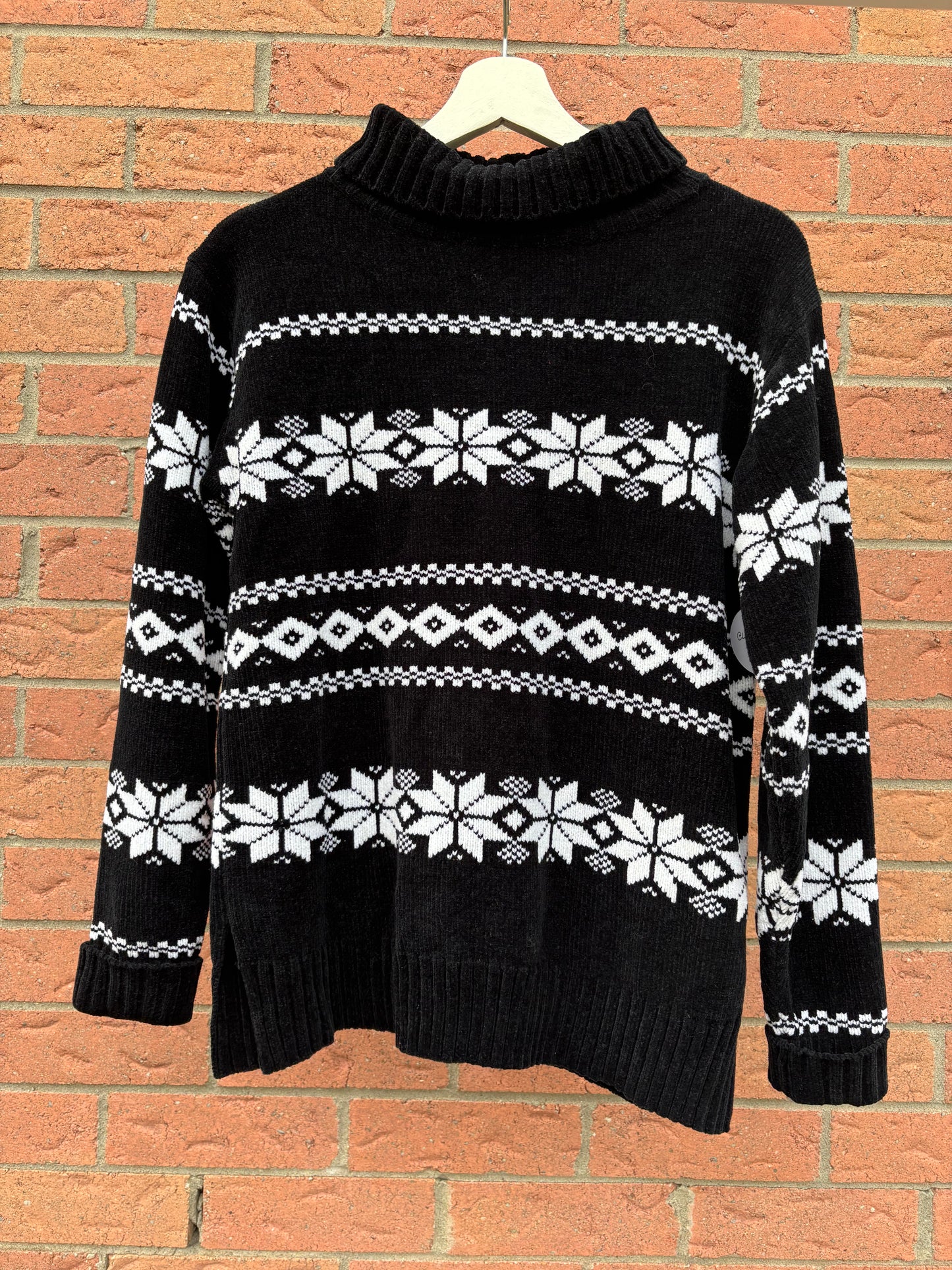 Vintage Black & White Snowflake Sweater Size S