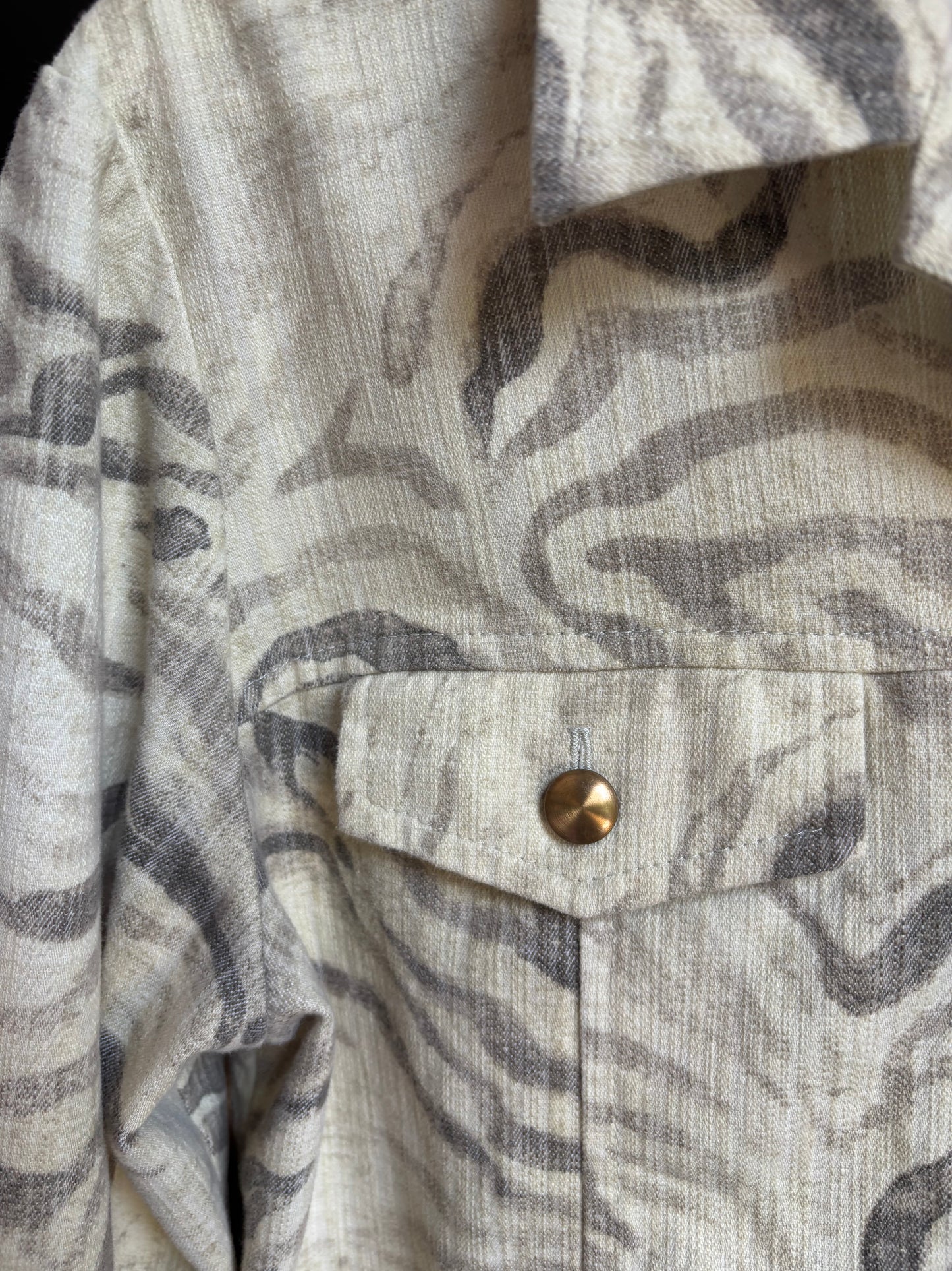 Animal Print Light Weight Buttoned Jacket Size L