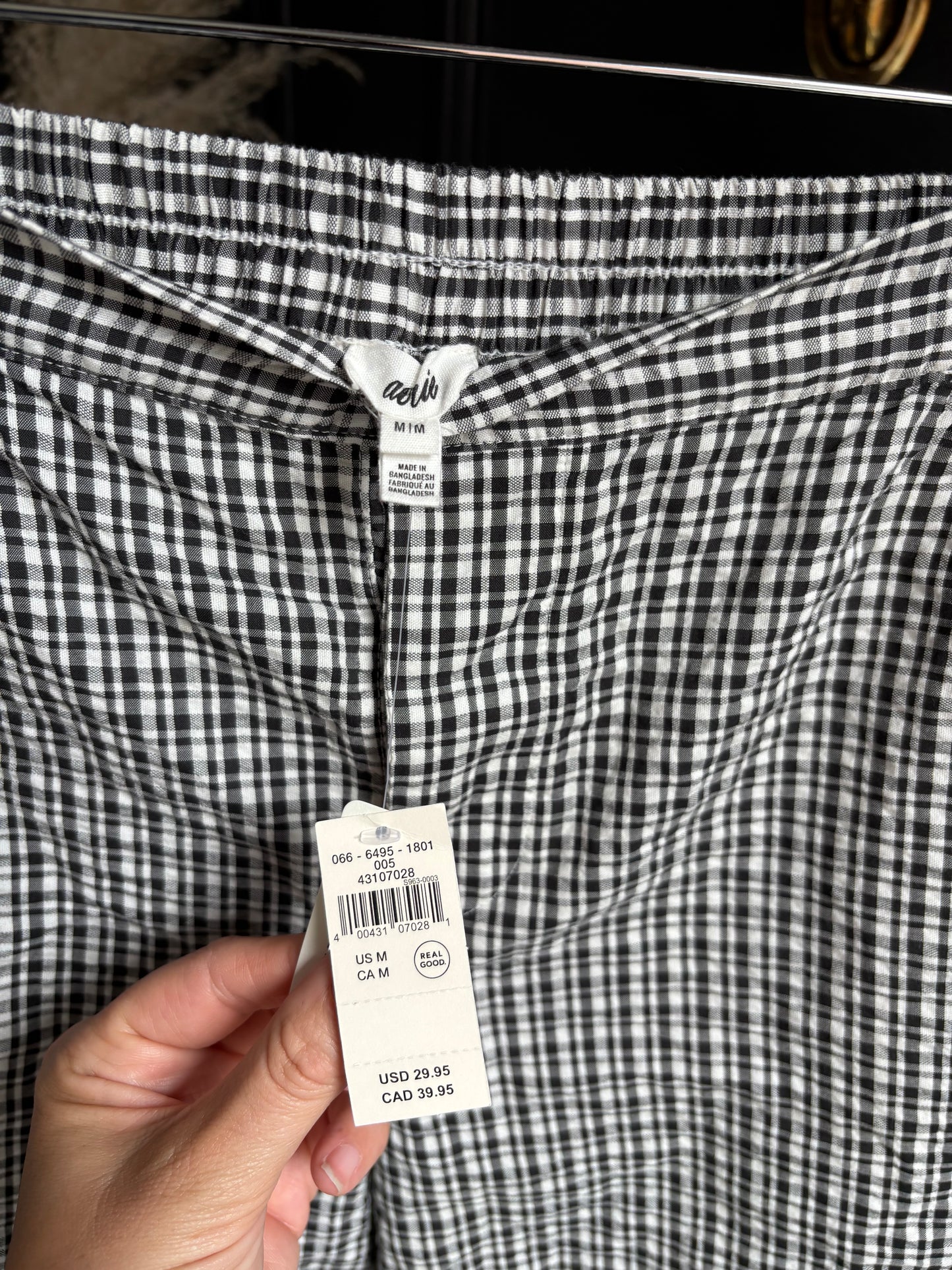 Black & White Plaid Pull-On Shorts Size M