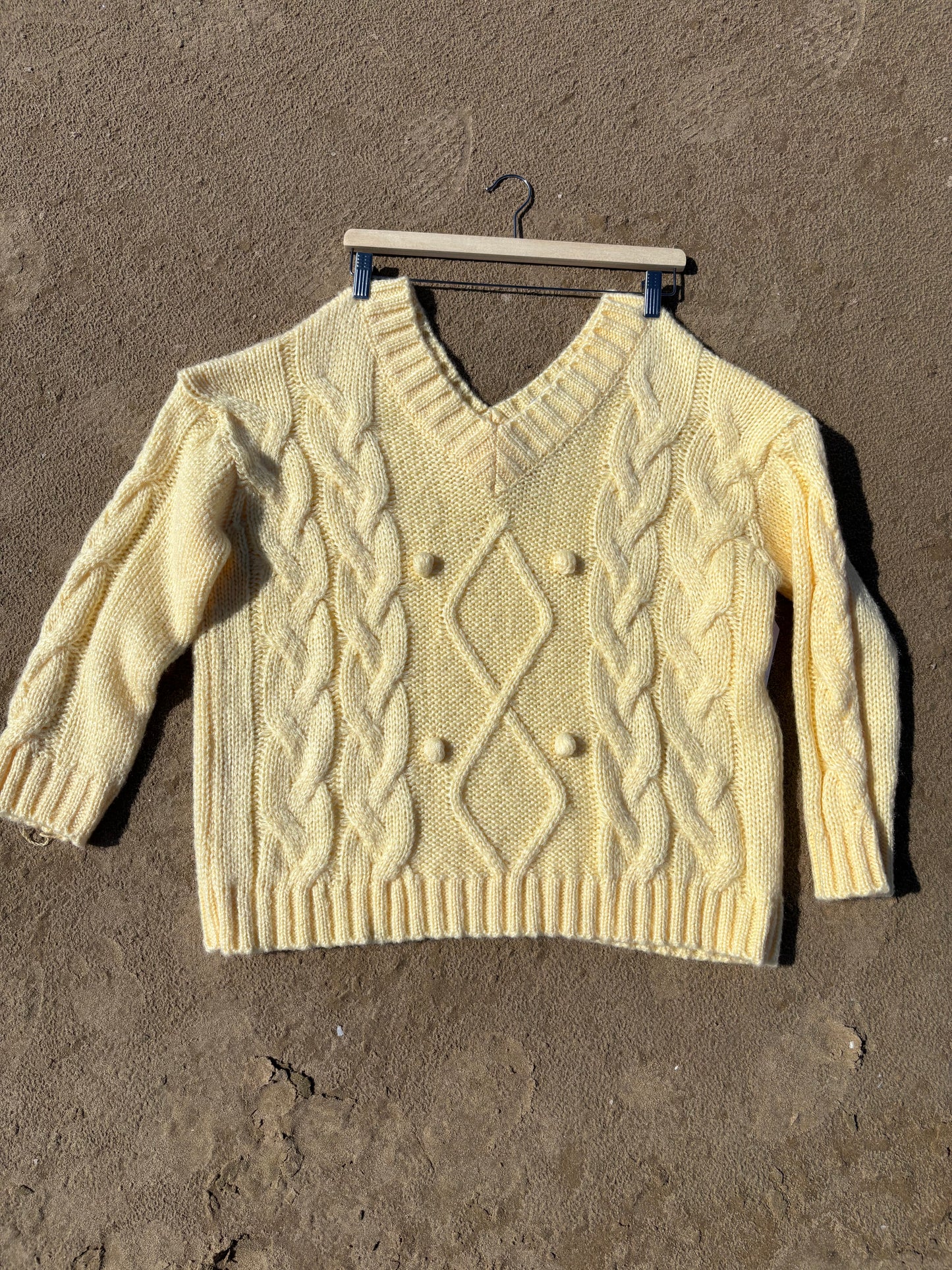 Chunky Butter Yellow V-neck Knit Sweater Size Large