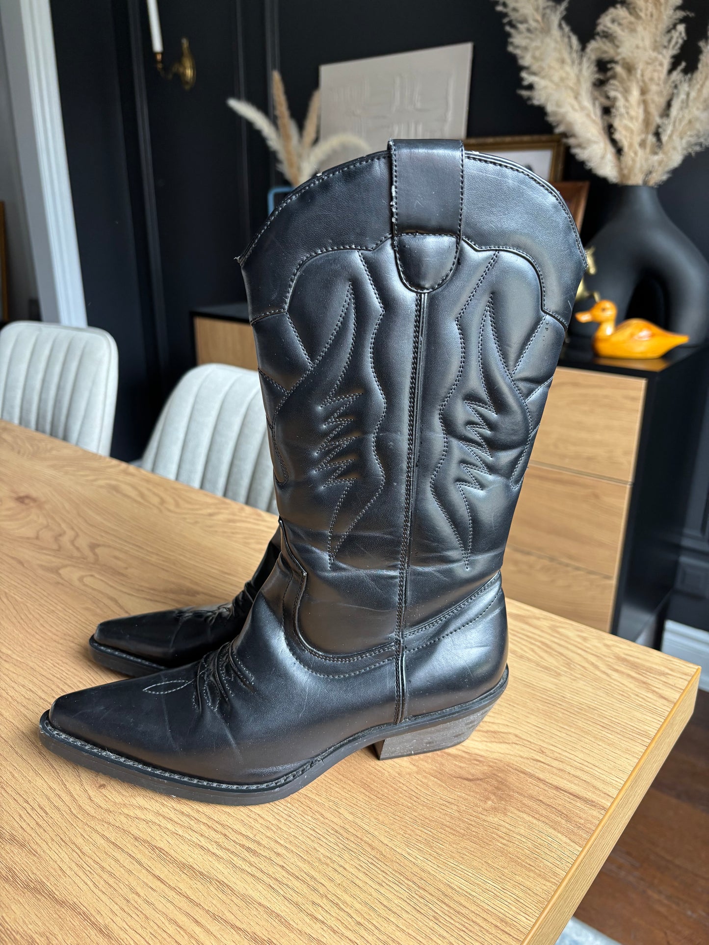 Black Cowboy Boots Size 7