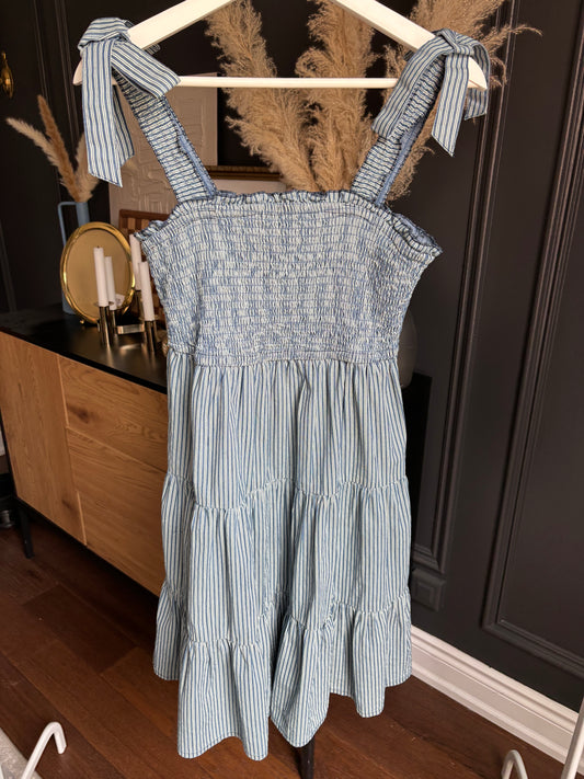 Striped Elastic Knee Length Dress Size M