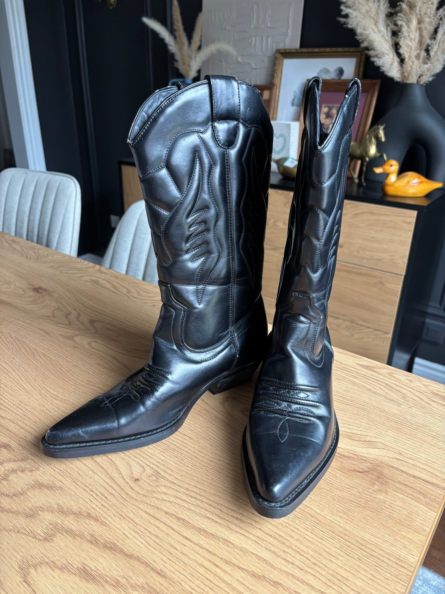 Black Cowboy Boots Size 7