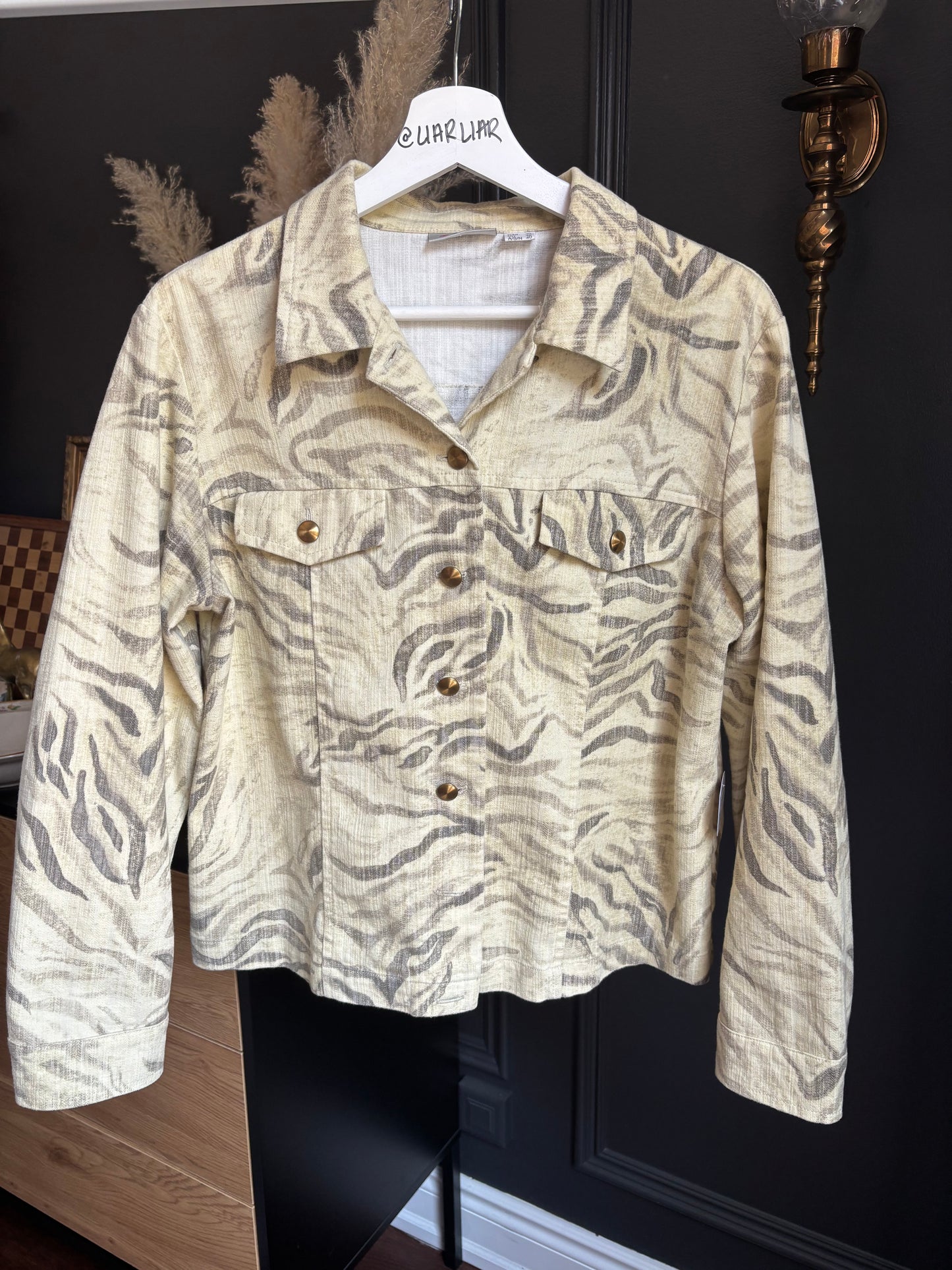 Animal Print Light Weight Buttoned Jacket Size L