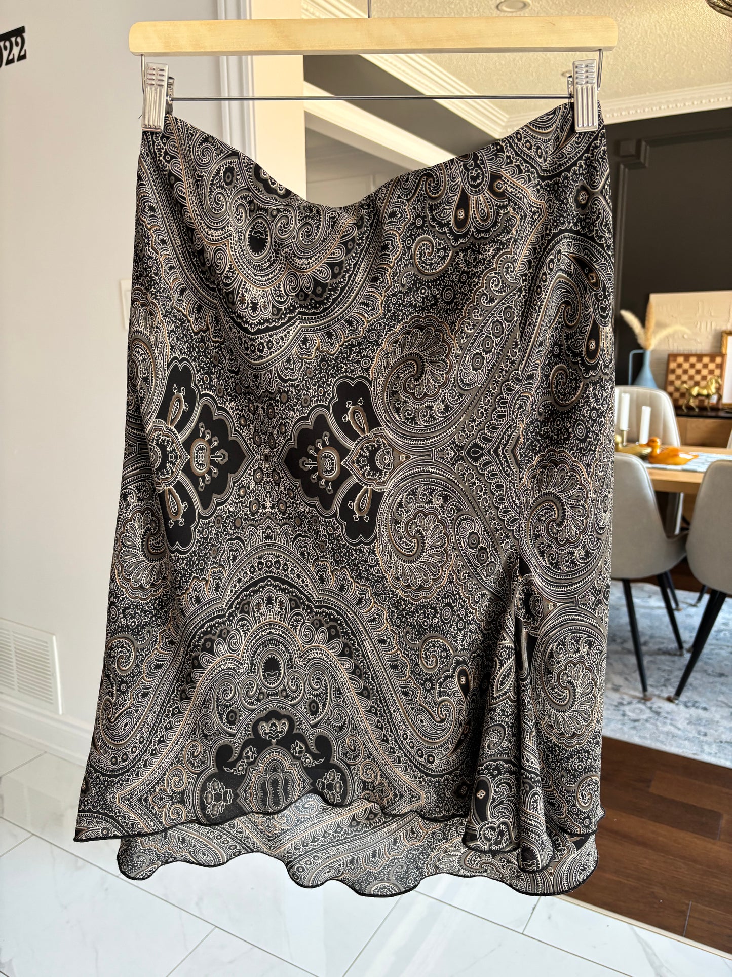 Black Paisley Ruffle Detail Knee Length Skirt Size M