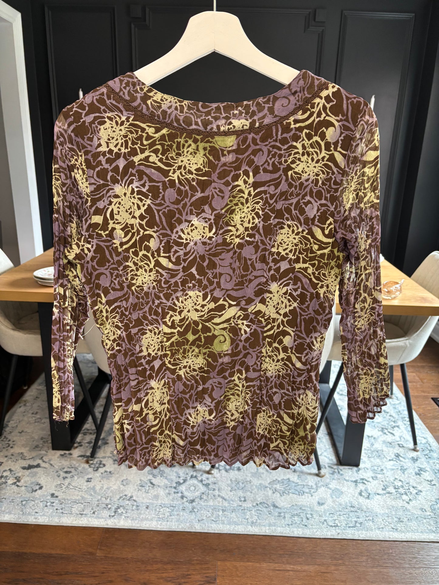 Crinkle V-Neck Top Size S