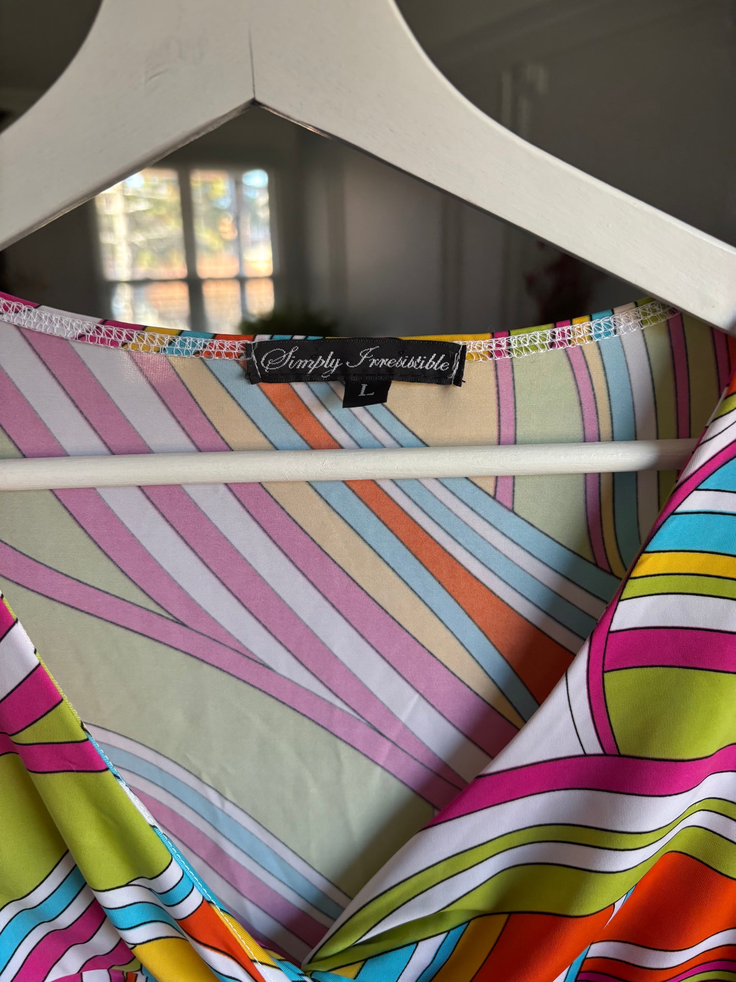 Colourful Twist Front Top Size L