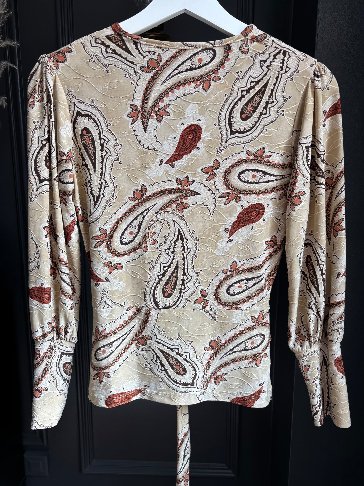 Club Donna Long Sleeve V-Neck Top Size L*