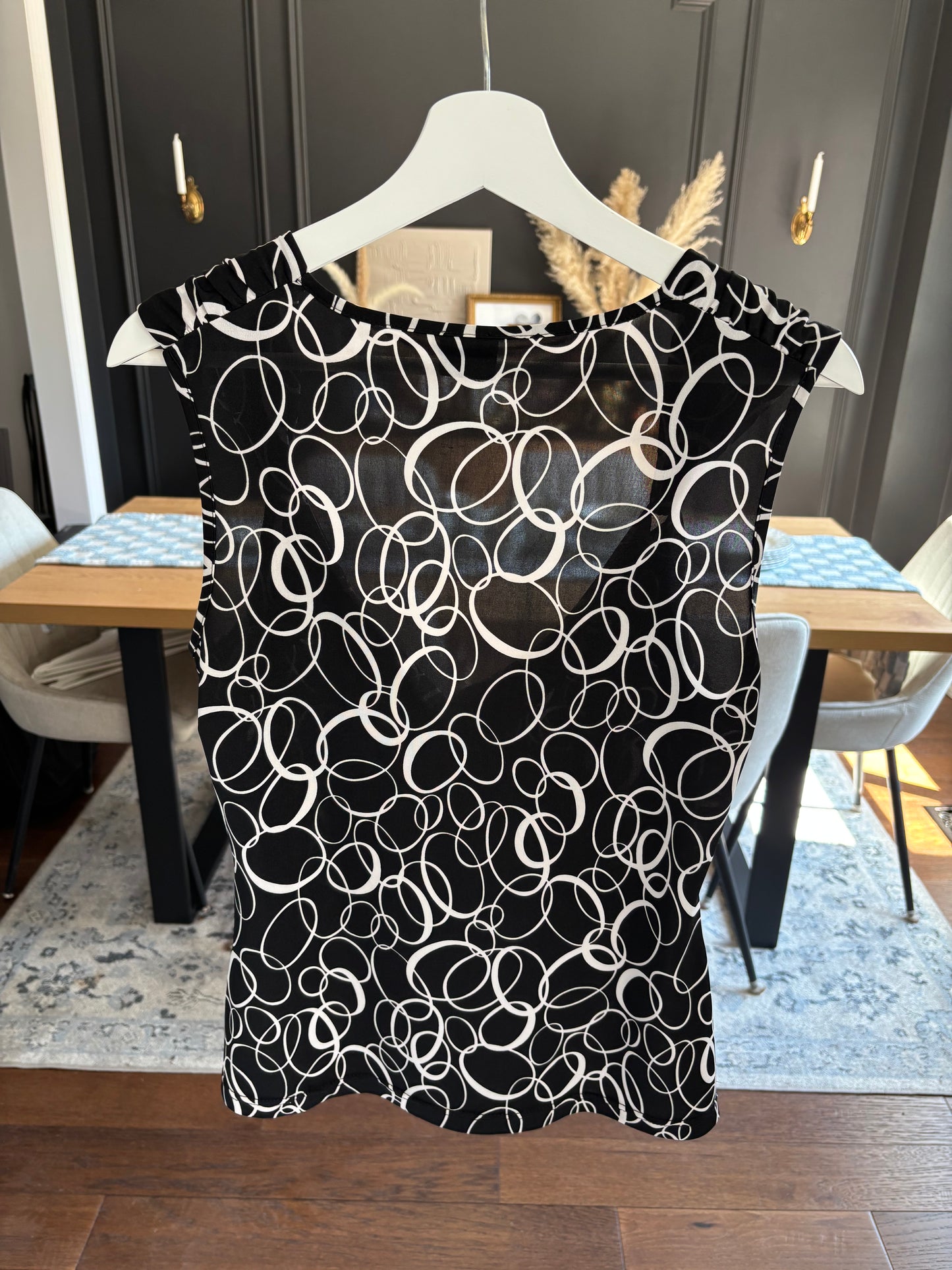 Sleeveless Loop Detail Top Size M