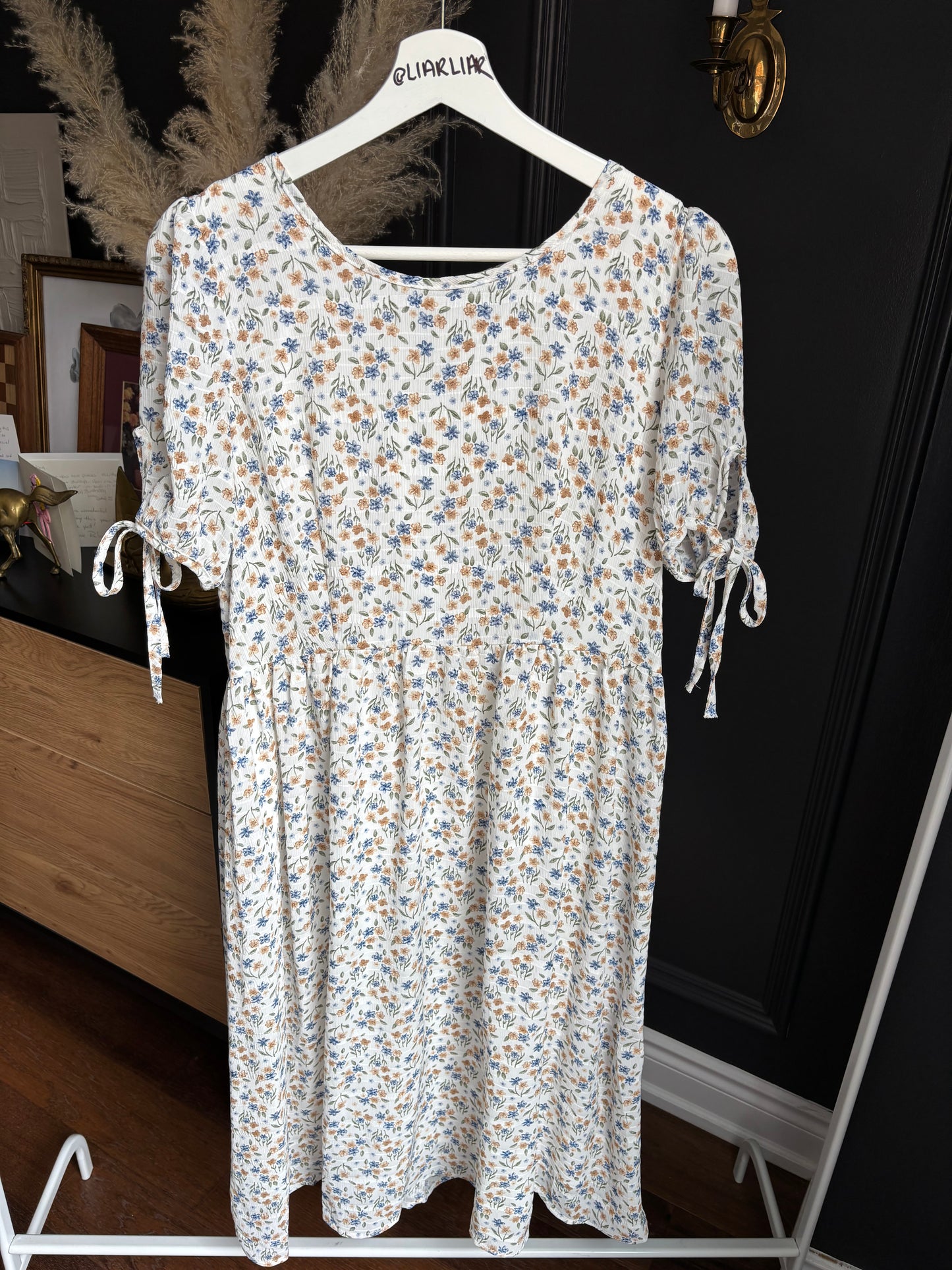 Flowy Floral Dress Size L