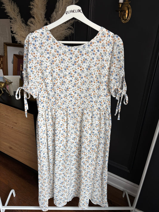 Flowy Floral Dress Size L