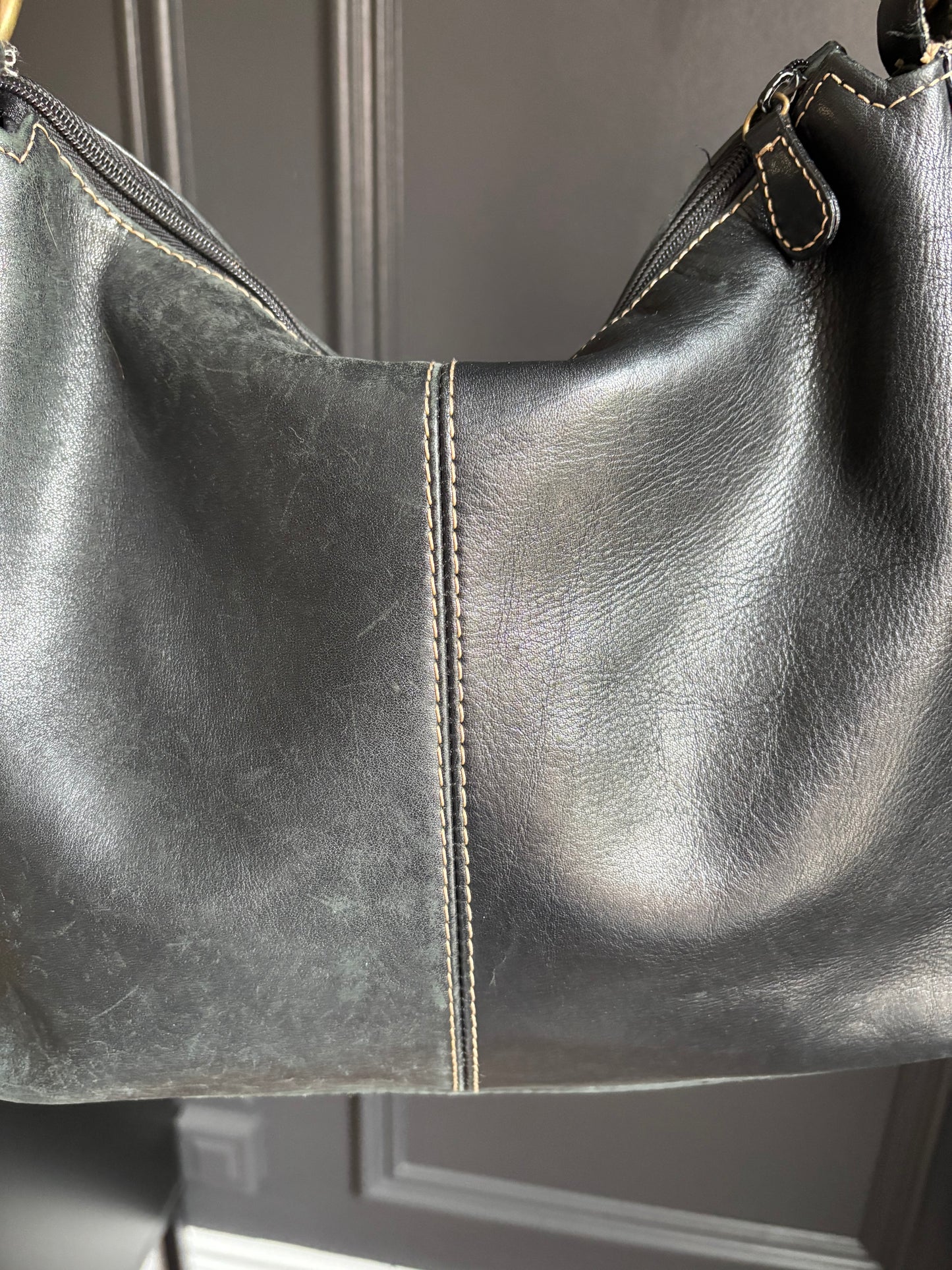Sereta Black Leather Shoulder Bag