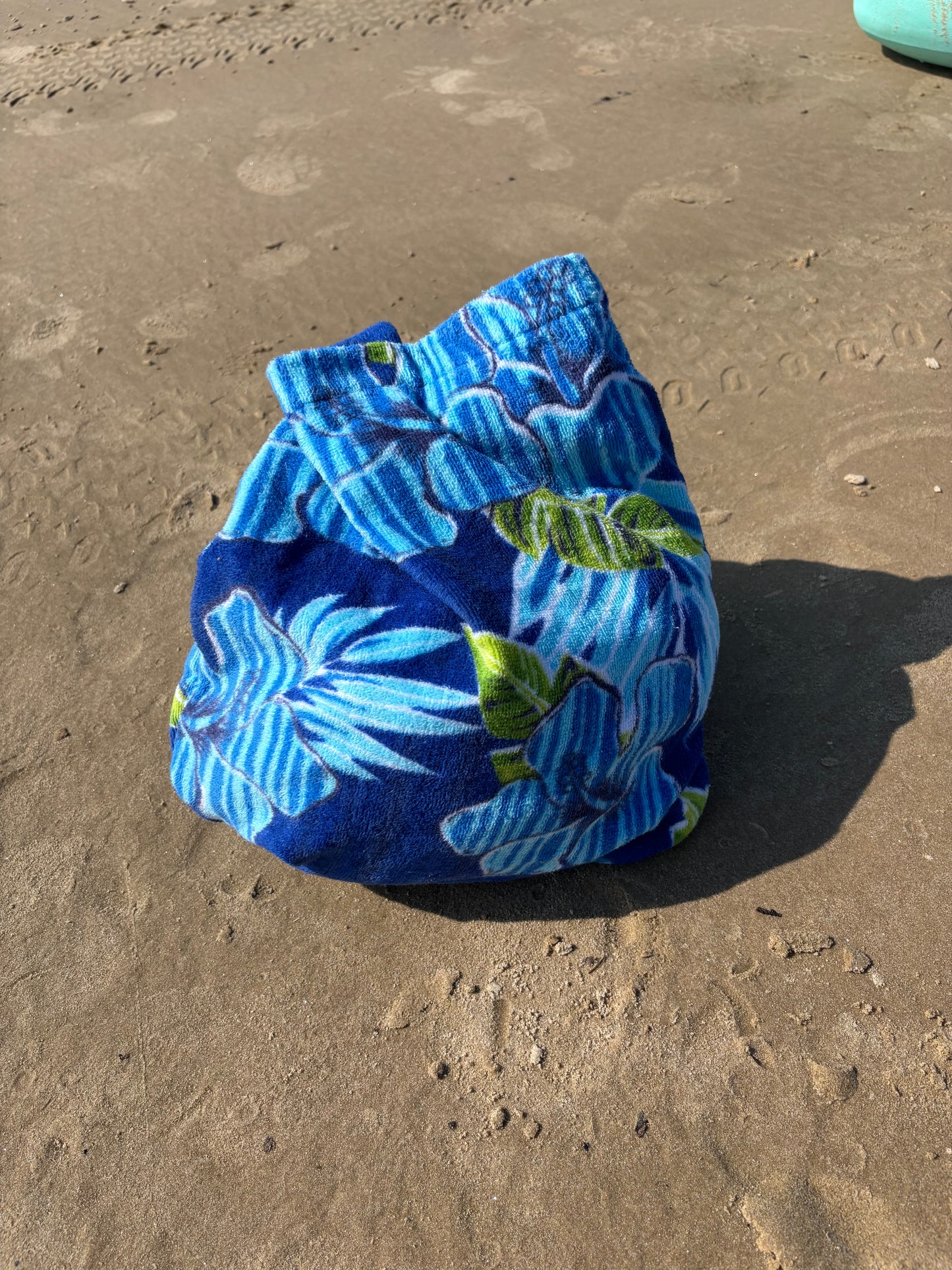 Vintage Hibiscus Beach Towel