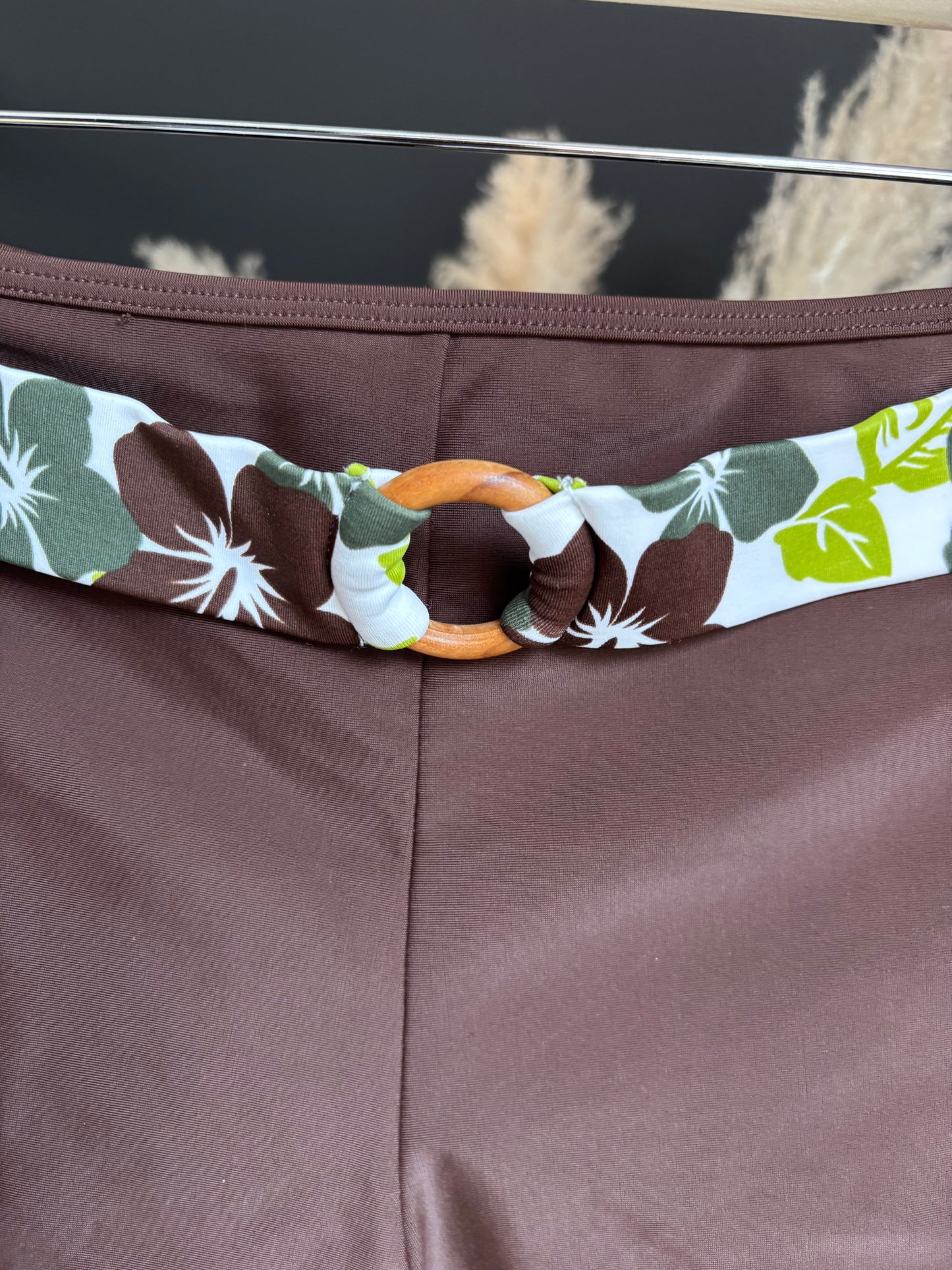 00's Hibiscus Chocolate Brown Swim Shorts Size XL